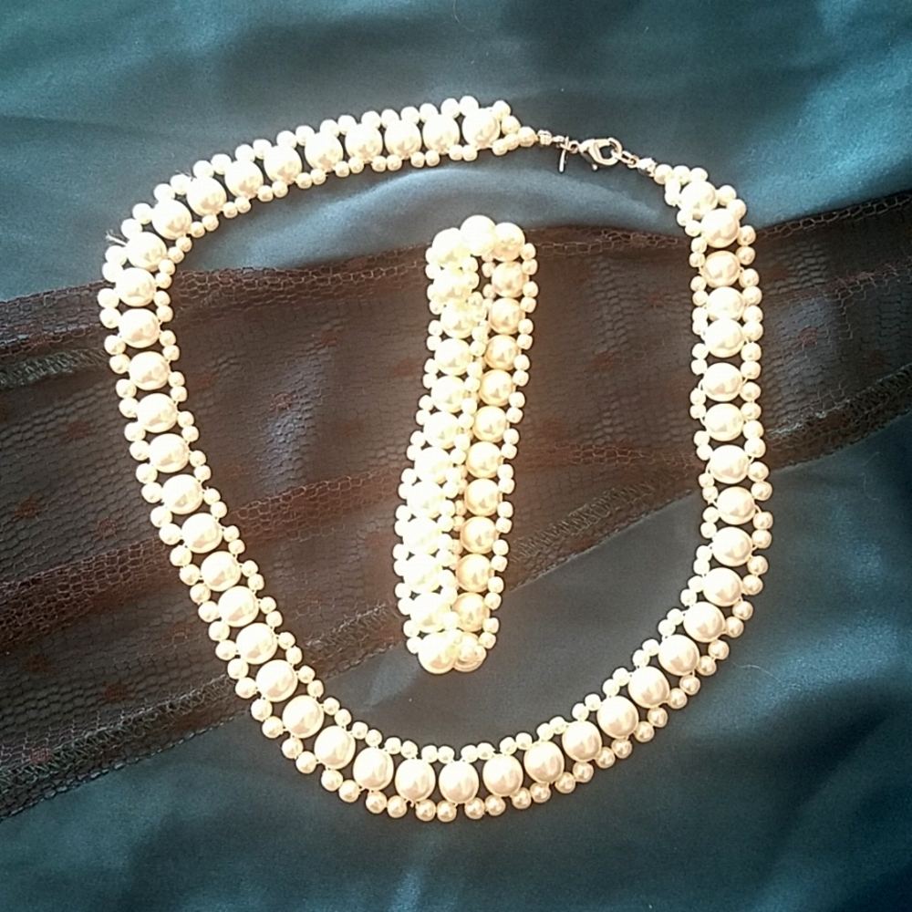 Signed Shofel Bros Mfg Co. New York Faux Pearl Necklace and Bracelet Set